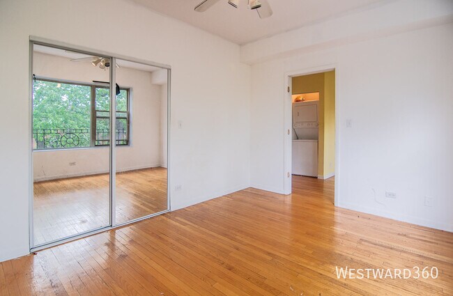 Building Photo - 8158 S Drexel Ave