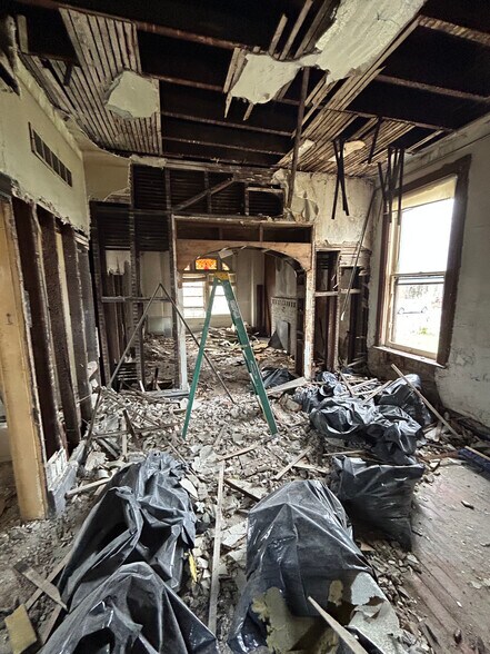 Building Photo - 4043 Camellia Ave