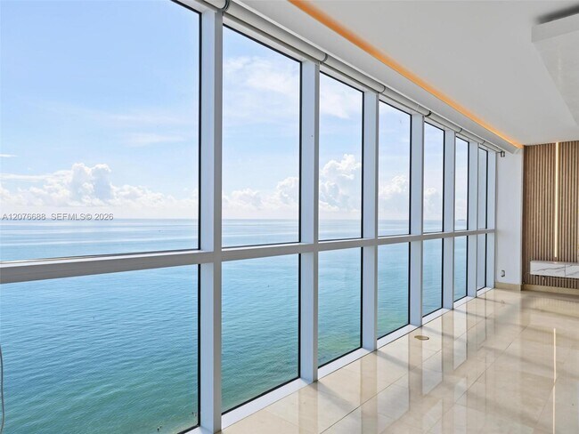 Building Photo - 16425 Collins Ave