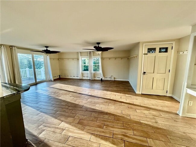 Building Photo - 32 Seaspray Way