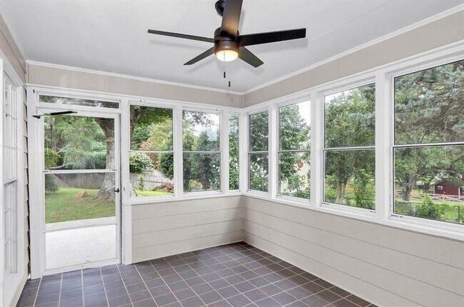 Building Photo - 1491 Pinyon Pl