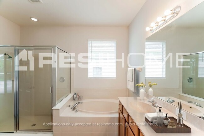 Building Photo - 5209 Clover Mist Dr