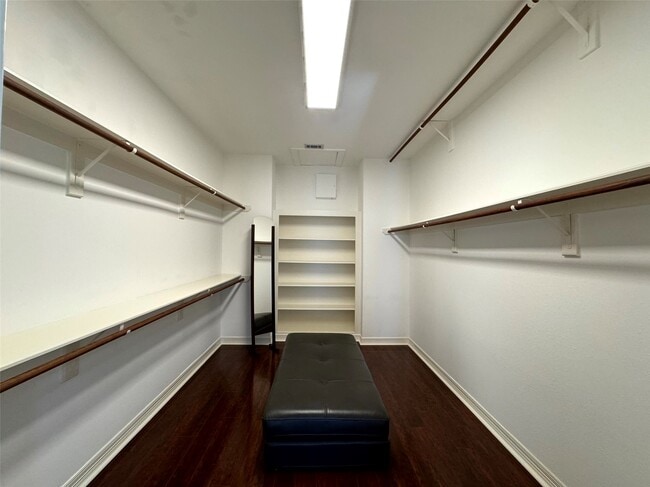 Building Photo - 824 Birdsall St