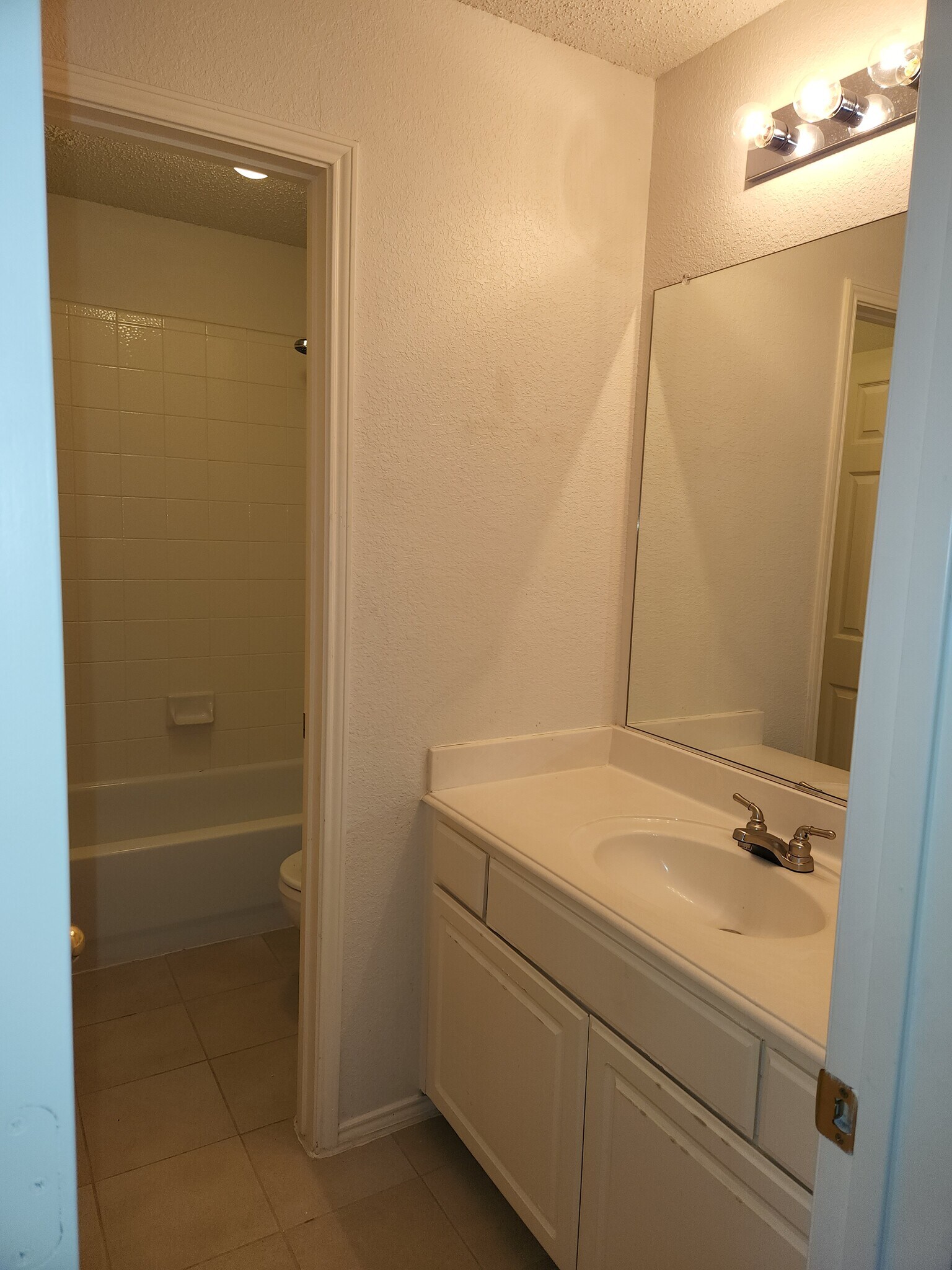 Second Floor Bathroom 2 - 7207 Juniper Dr