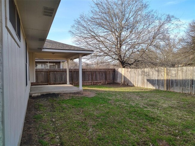 Building Photo - 2504 Hutton Ln