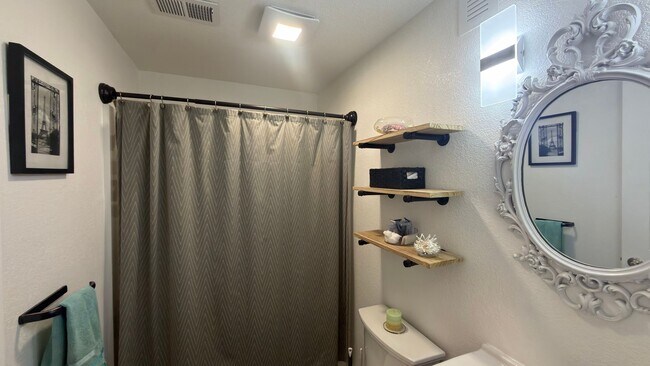 Building Photo - Great Furnished House In Fort Collins