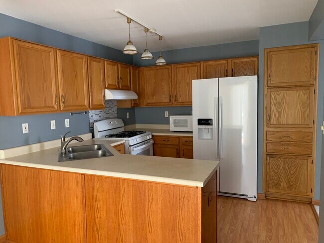 Building Photo - 520 Heritage Dr