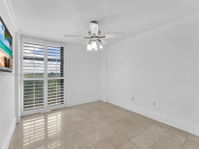 Building Photo - 2501 Brickell Ave