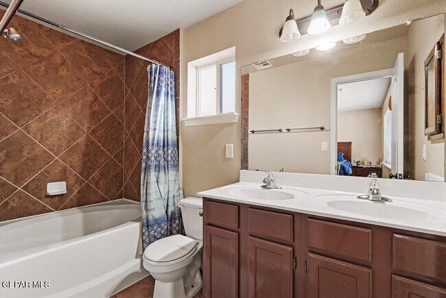 Building Photo - 14413 Desert Sage Dr