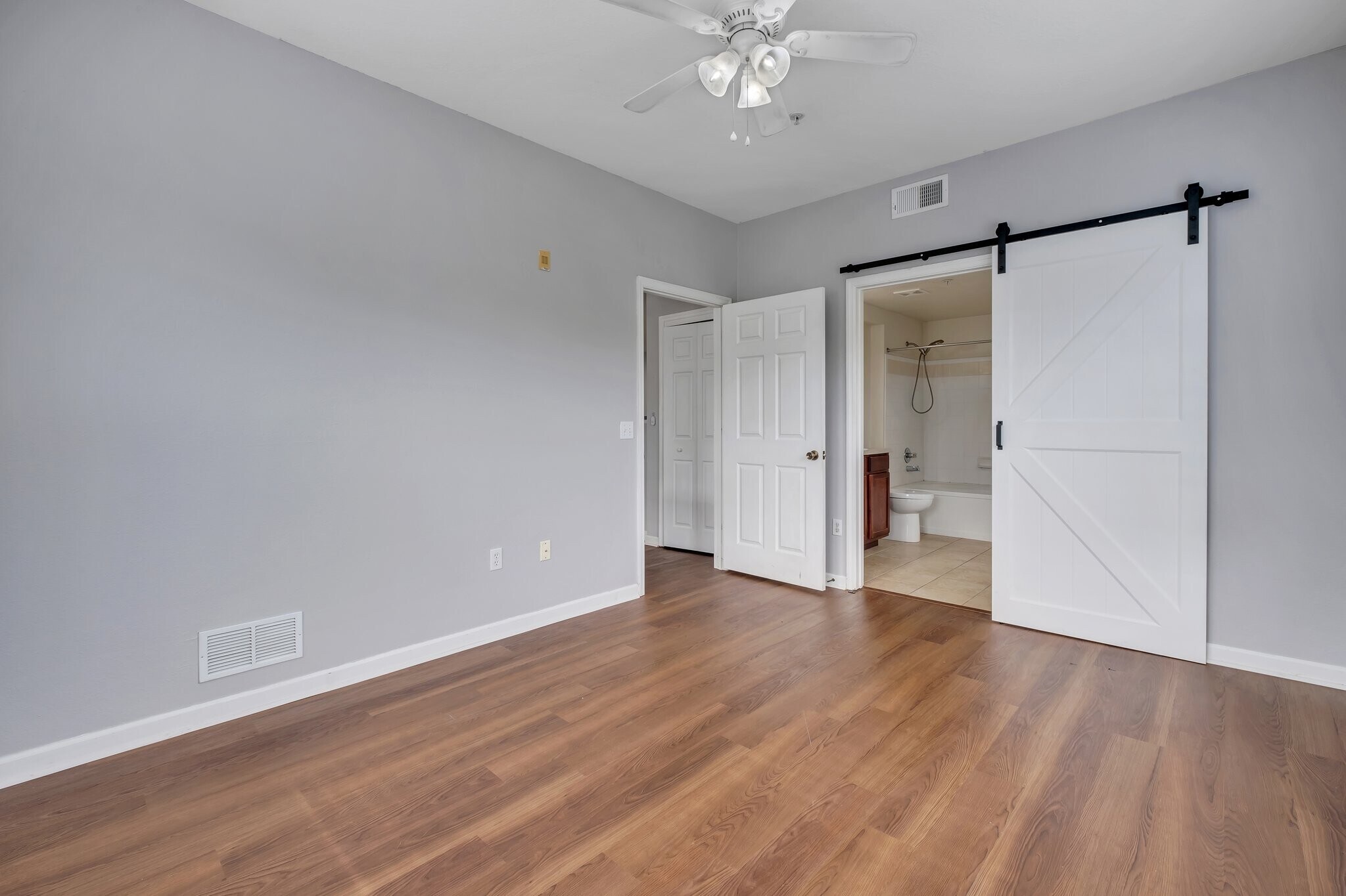 Building Photo - 2801 Chancellorsville Dr