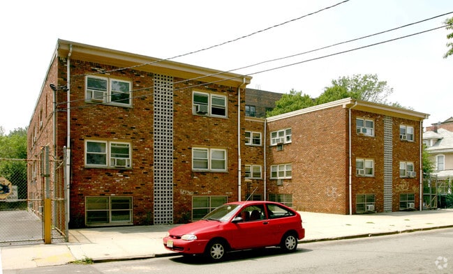 Primary Photo - Professional Management, Modern, Large Apt...