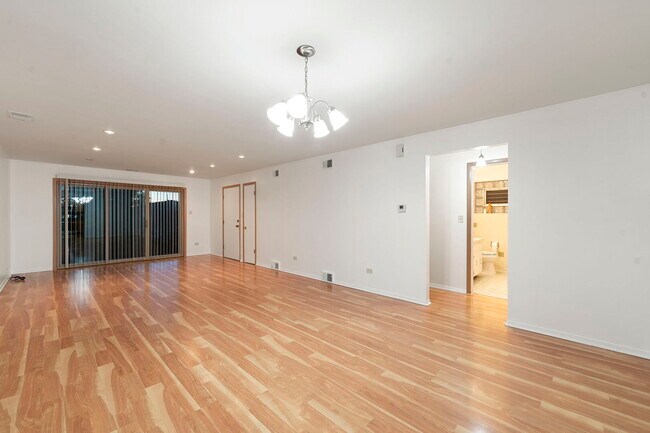 Building Photo - 1941 N 19th Ave