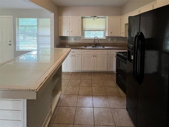 Building Photo - 5767 Flamingo Dr