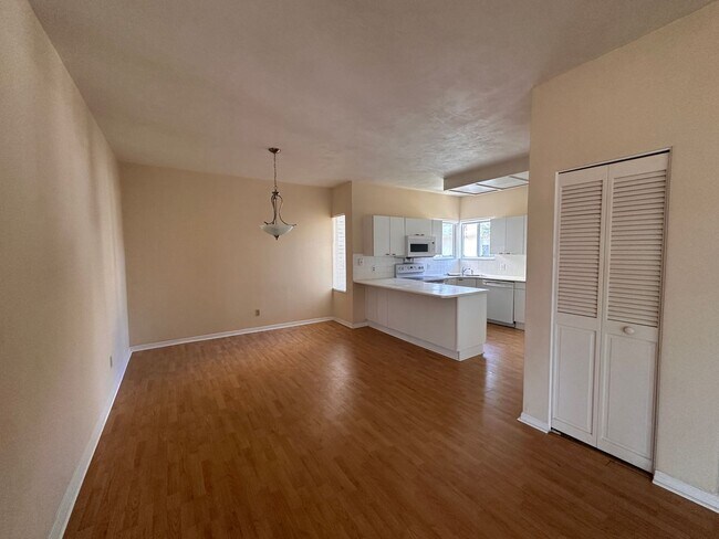 Building Photo - 2 Bedroom 2 Bath in Plantation Bay in Ormond Beach