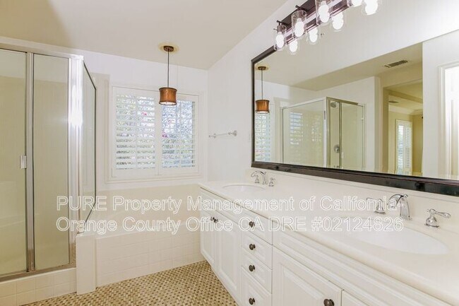 Building Photo - 3 Flowerdale