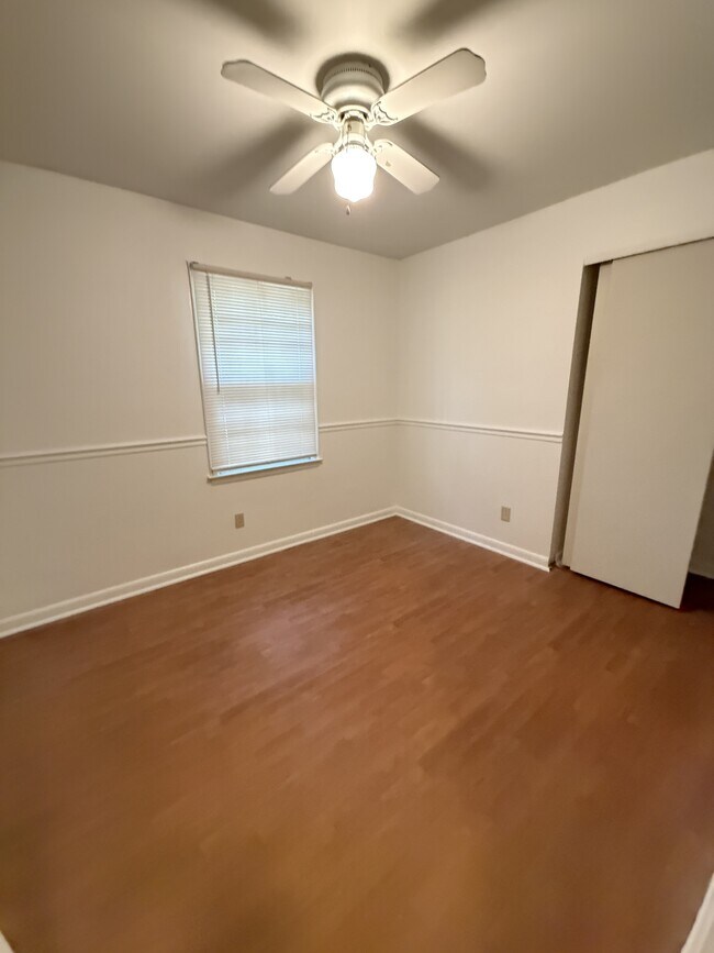 Building Photo - 520 Mimosa Pl