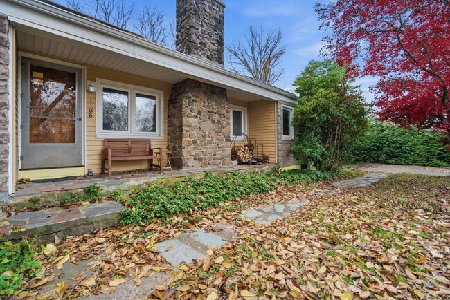 Primary Photo - 1108 New Britain Ave