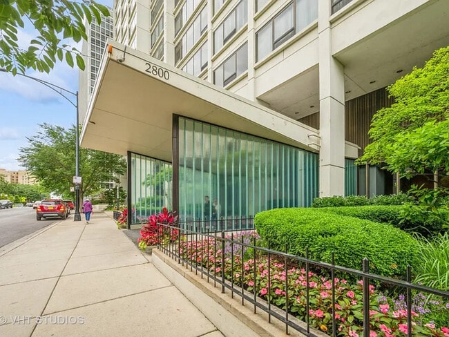 Building Photo - 2800 N Lake Shore Dr