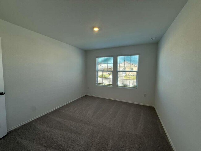 Building Photo - 200 Herald Dr