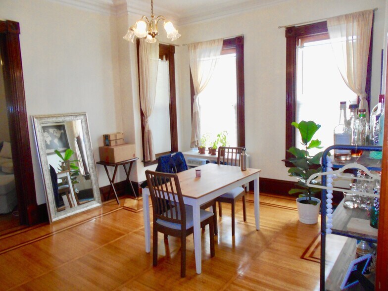 Primary Photo - 227 Walnut St