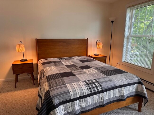 Building Photo - 26 Fowler St