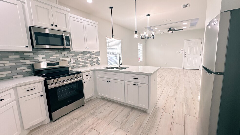 Building Photo - 804 N Woodson Ave