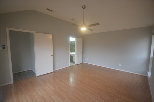 Building Photo - 1622 Regal Blue Ct