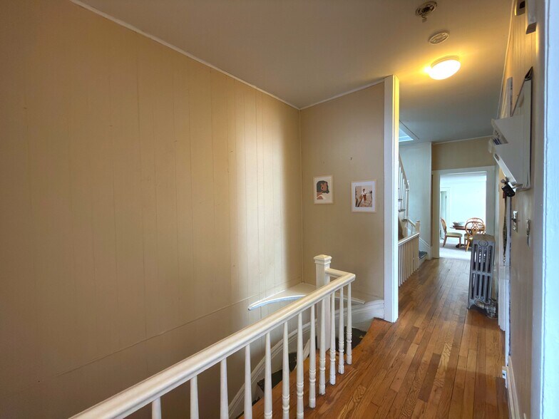 Building Photo - 19 Strathmore Rd