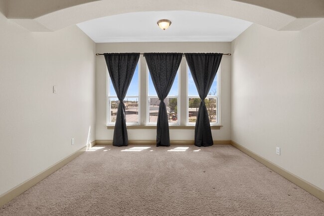 Building Photo - 1218 Sandman St