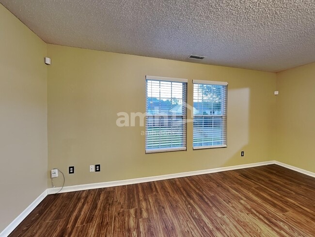 Building Photo - 8235 Gathering Cir