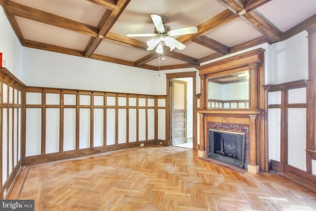 Building Photo - 1756 Park Rd NW