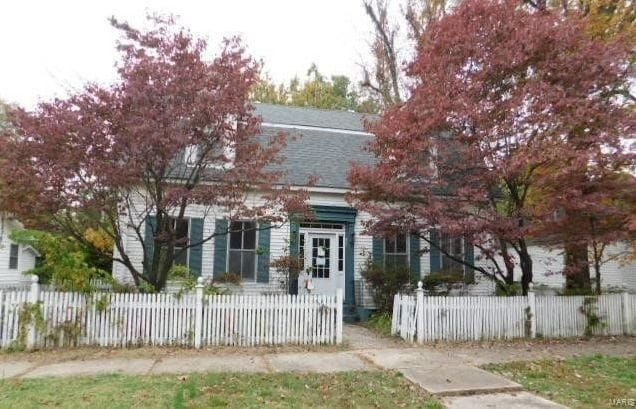 Building Photo - 306 E Cypress St