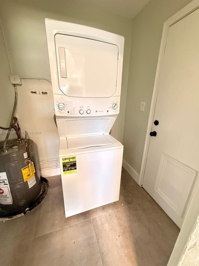 Building Photo - 4021 SW 27th St