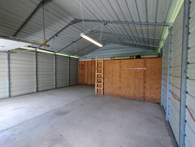Building Photo - 7266 Valley Ln