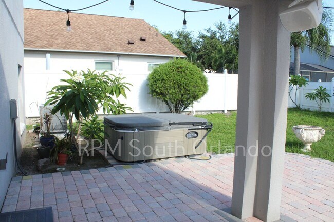 Building Photo - Spacious 4–5 Bedroom Home for Rent in Gate...