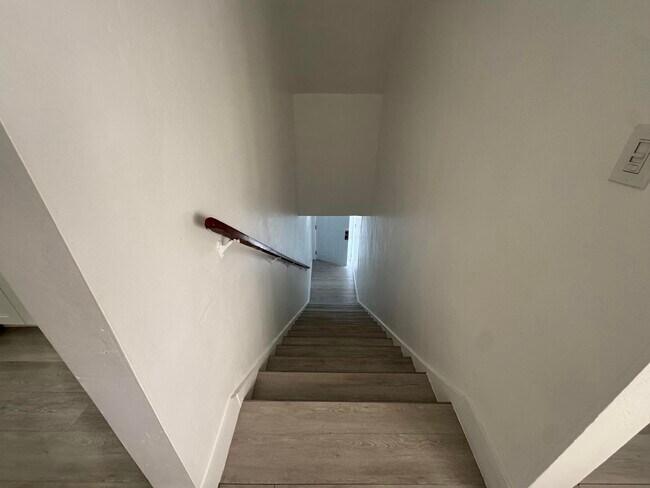 Building Photo - 516 49th St