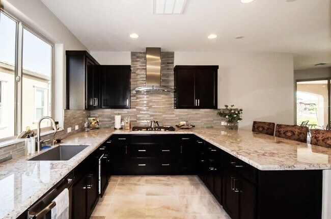 Building Photo - **COMING SOON** AVAILABLE 12/20/25 - Beaut...