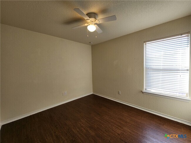 Building Photo - 3014 Green Mountain Dr