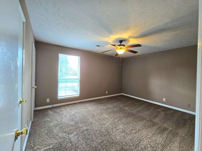 Building Photo - 277 Dunbar Cave Rd