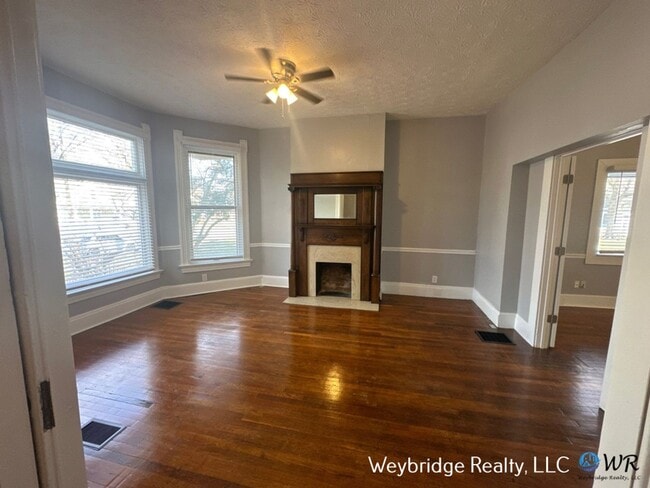 Building Photo - 8402 Curzon Ave