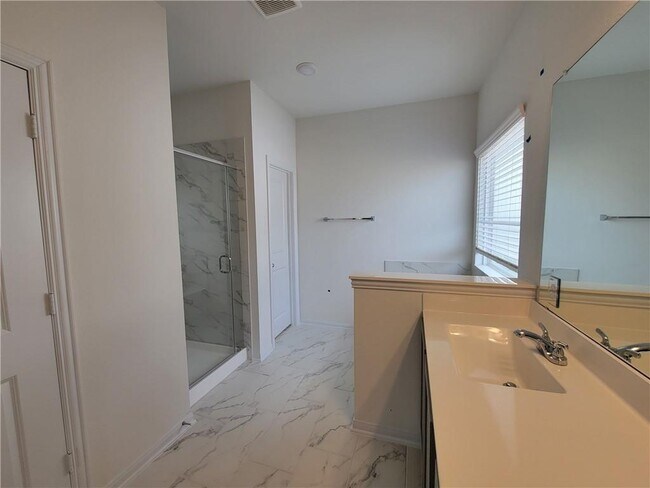 Building Photo - 244 Crystal Brook Dr