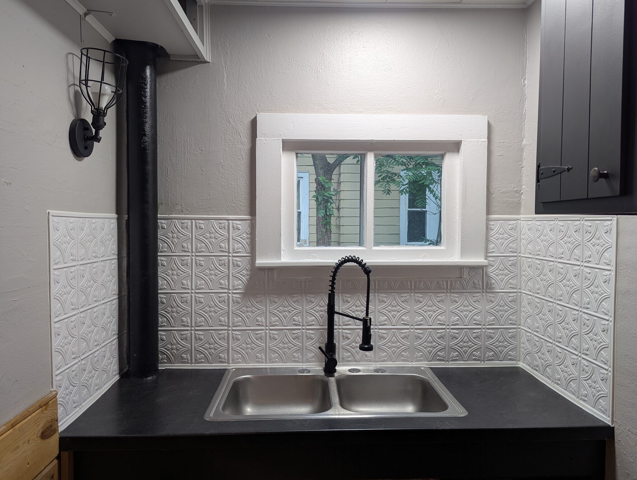 Building Photo - 2242 Dixon St