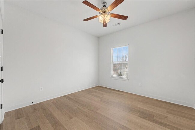 Building Photo - 3215 SW Hillstone Ave