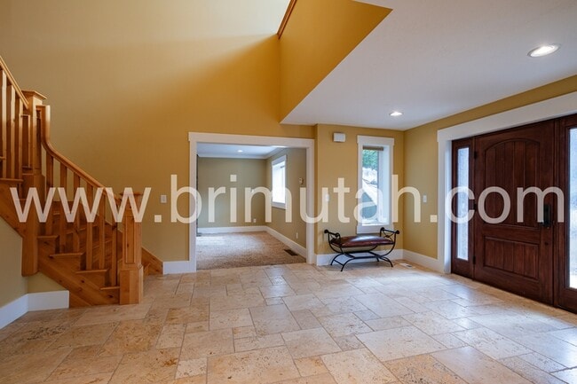 Building Photo - 105 Young Oak Rd