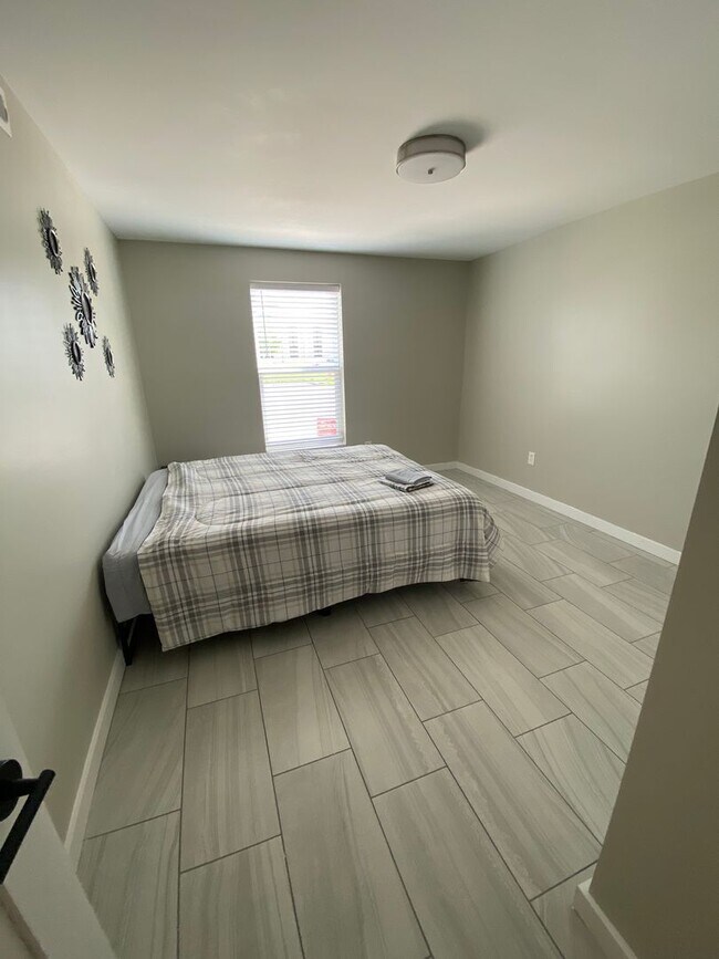 Building Photo - Corporate Housing
