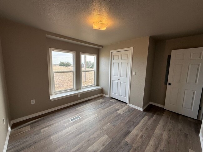 Building Photo - 700 Gunstock Rd