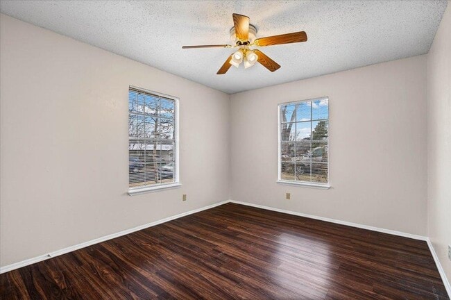 Building Photo - 4806 Russet Hill Dr