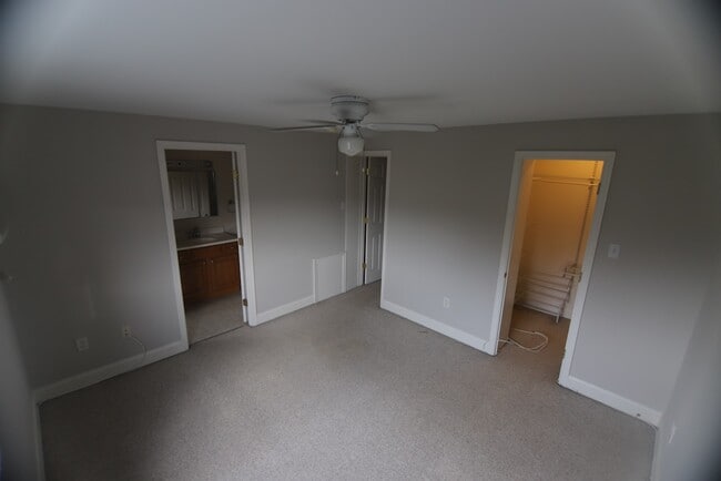 Building Photo - 309 E 6th Ave