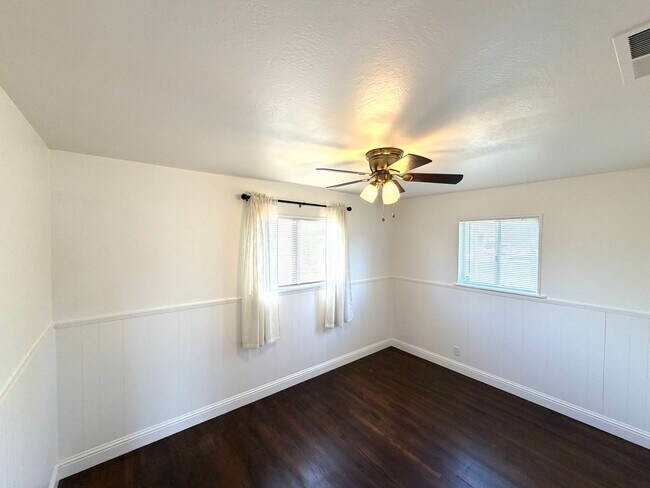 Building Photo - Charming 3-Bed, 1-Bath West Sacramento Home – Updated with Solar!