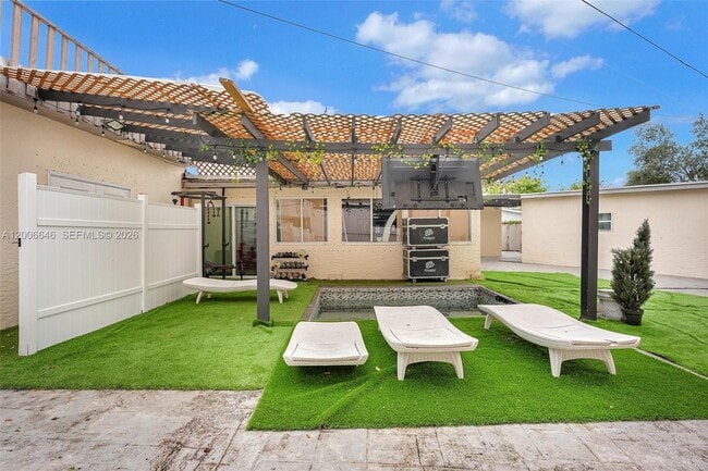 Building Photo - 18600 NE 7th Ct